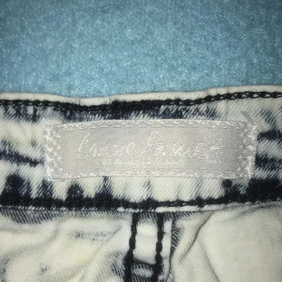 CRAVE FAME by Almost Famous High waisted distress straight leg acid wash size 9 - Picture 4 of 9